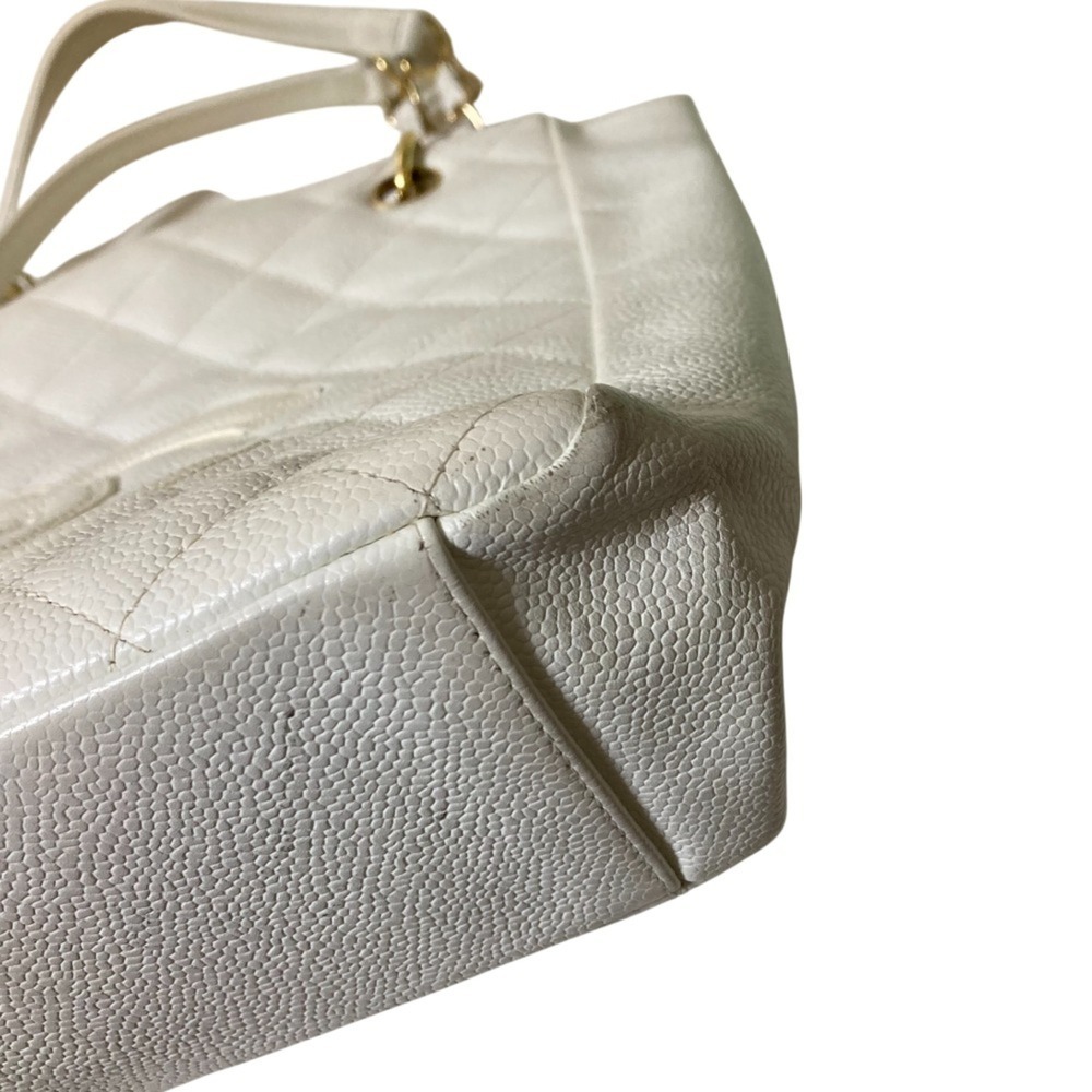 CHANEL White Caviar Leather Logo Shoulder Bag - Picture 15 of 16